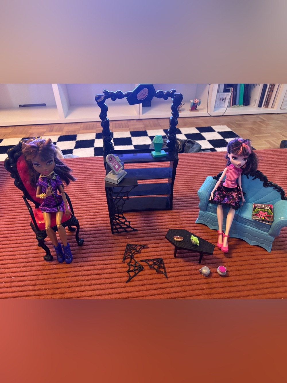 Monster High Coffin Bean Playset with dolls